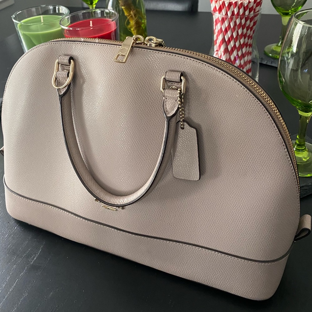 Coach purse - Picture 2 of 6
